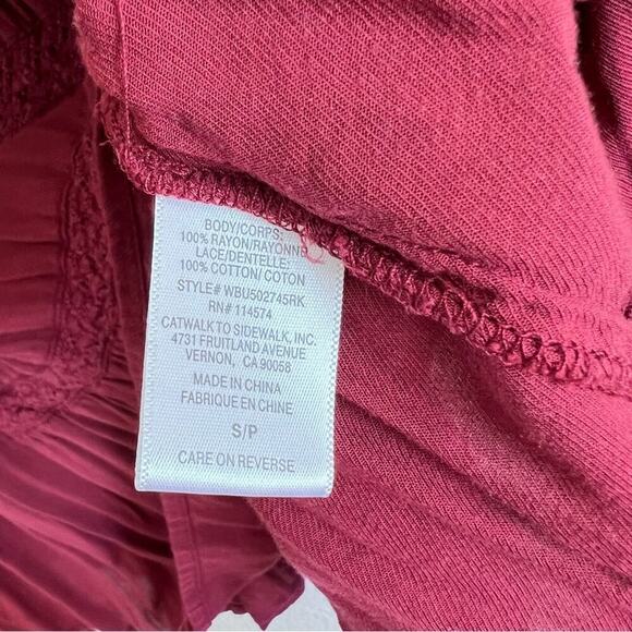 RO&DE Womens Burgundy Tiered Lace Blouse - Picture 7 of 13